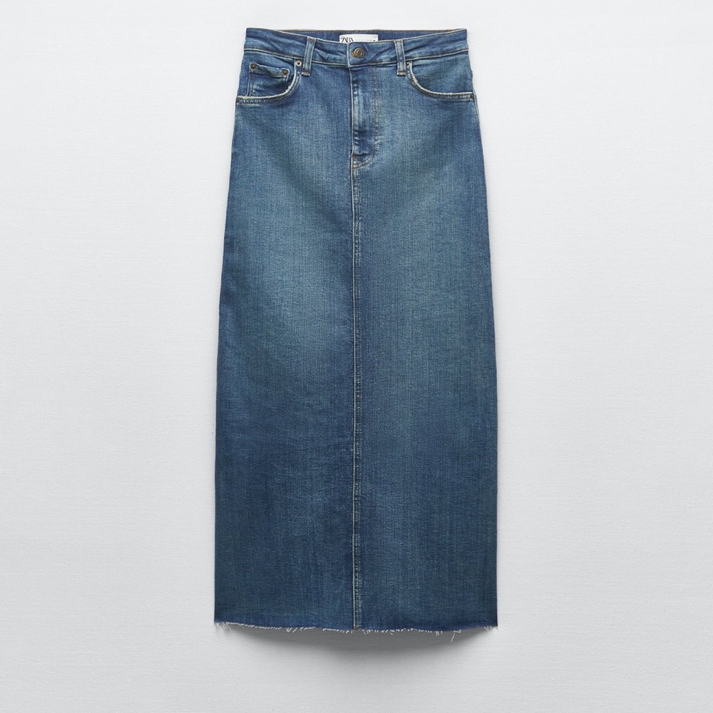 Zara stretch, denim skirt size small. BNWT